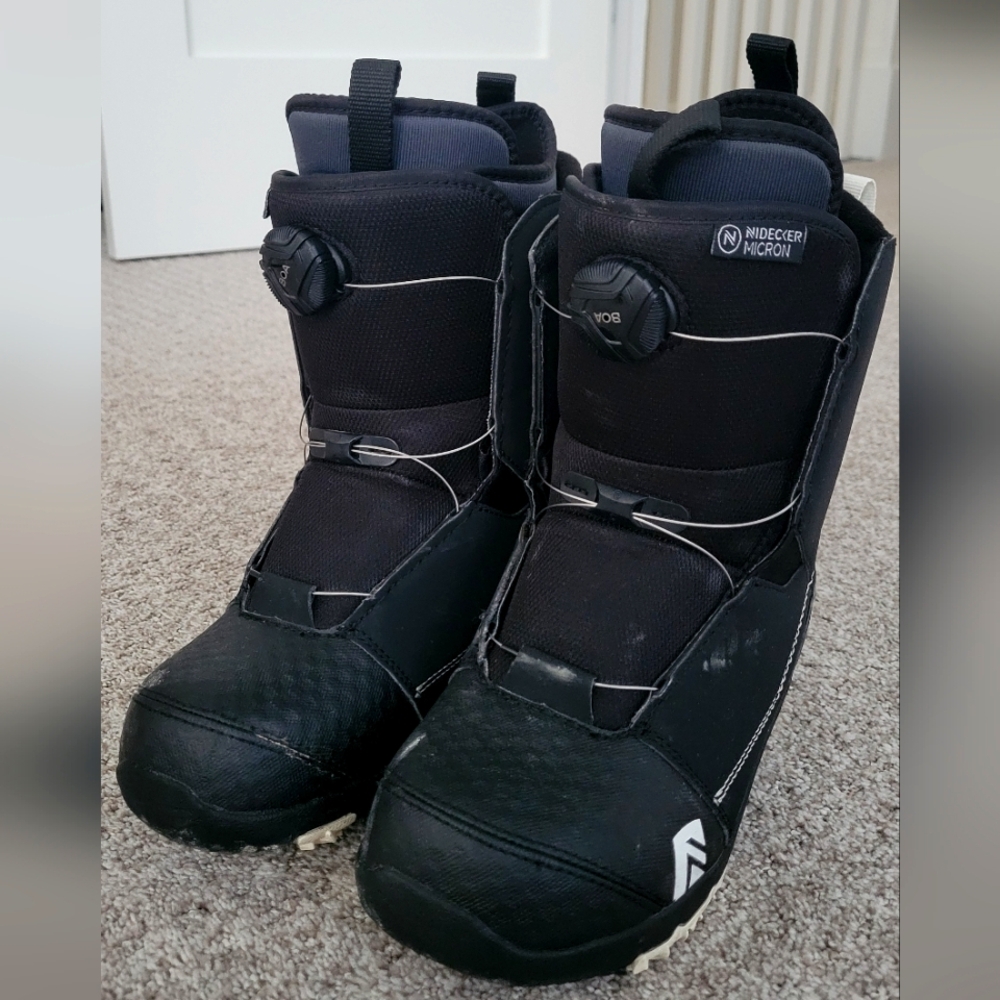 Black Snowboard Boots with BOA System